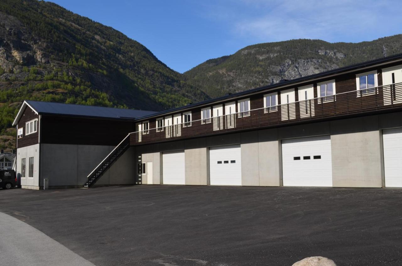 Einemo Apartments Lærdalsøyri Buitenkant foto